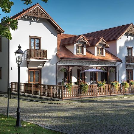 Villa Aurelia Naleczow Exterior photo