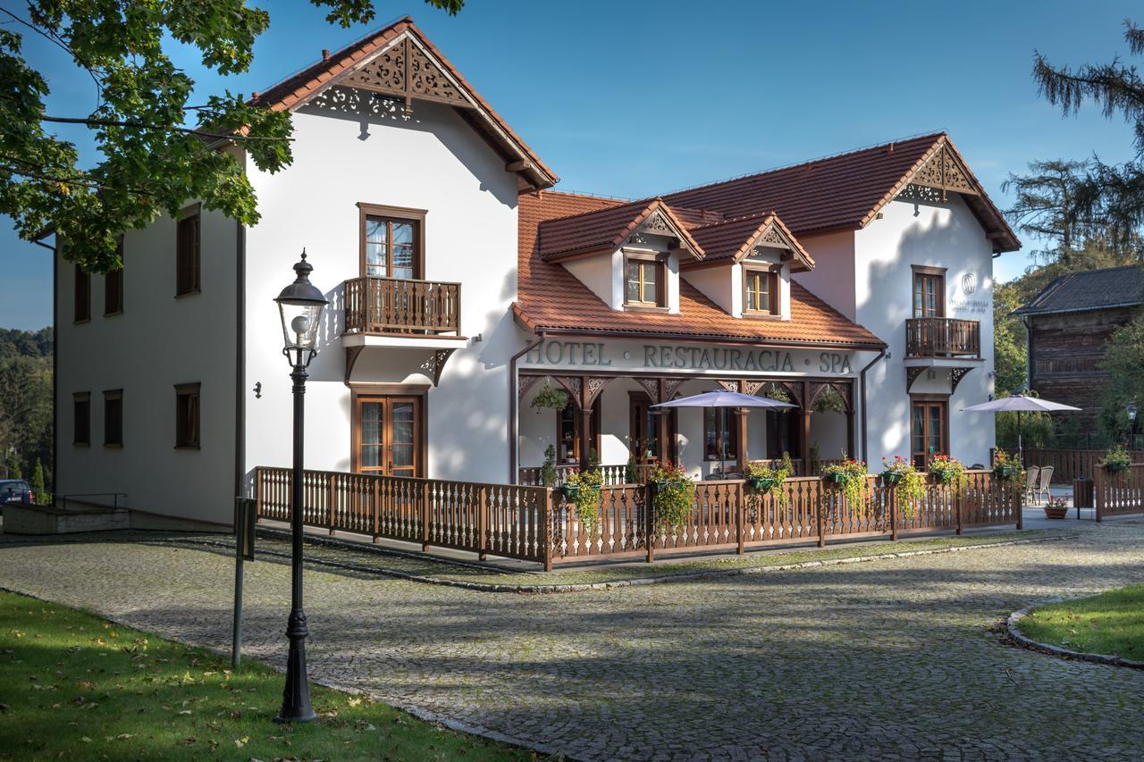 Villa Aurelia Naleczow Exterior photo